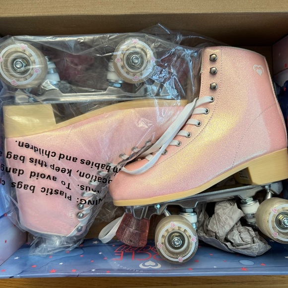 Circle Society Womens' Salty Glitter Quad Roller Skates - Picture 5 of 5